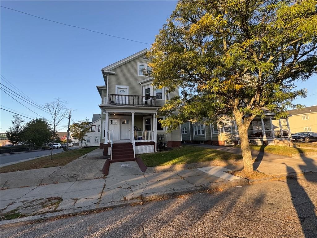 31 Hawthorne Street - Photo 5
