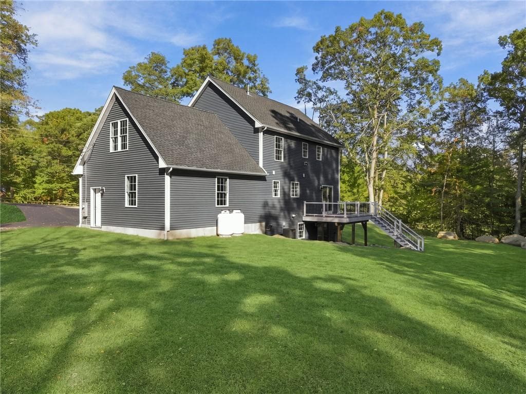 18 Elaine Drive - Photo 2