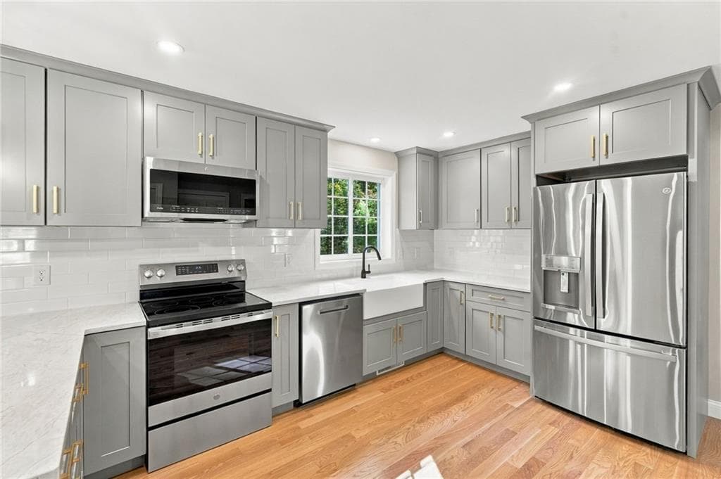18 Elaine Drive - Photo 5