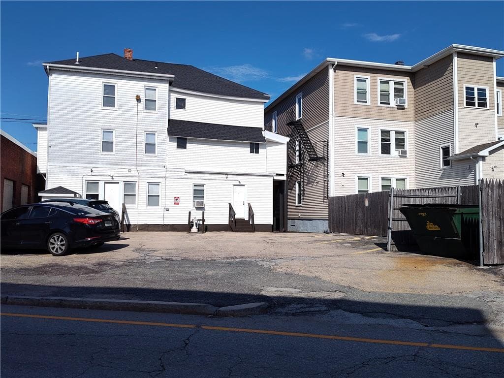 220 Washington Street - Photo 2