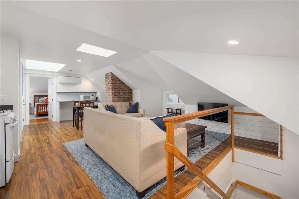21 Vaughan Avenue #2 - Photo 2