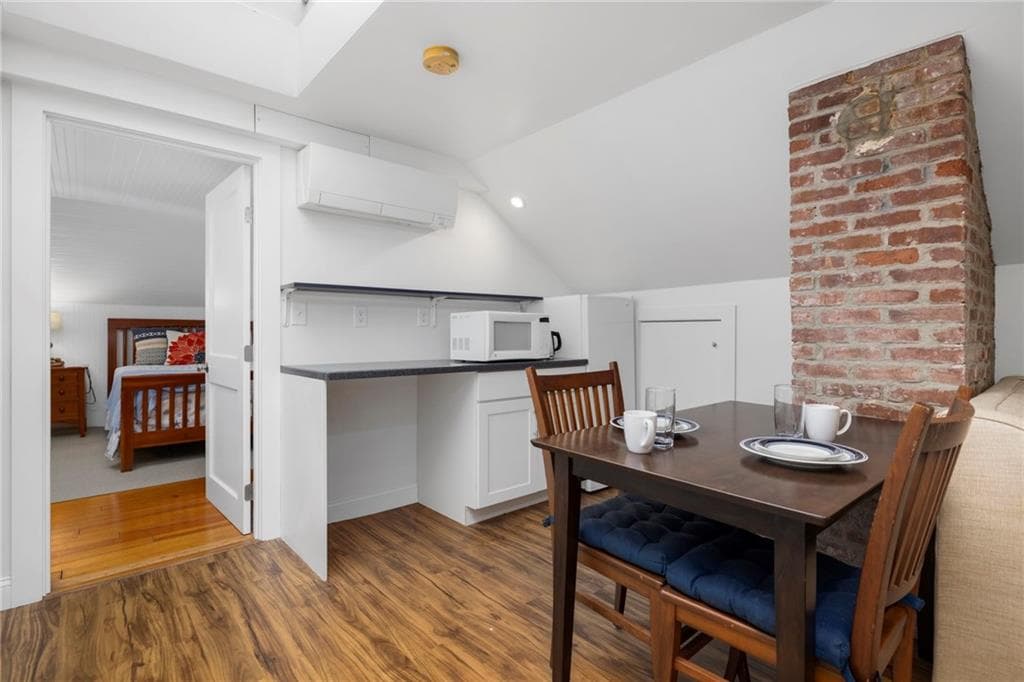 21 Vaughan Avenue #2 - Photo 5