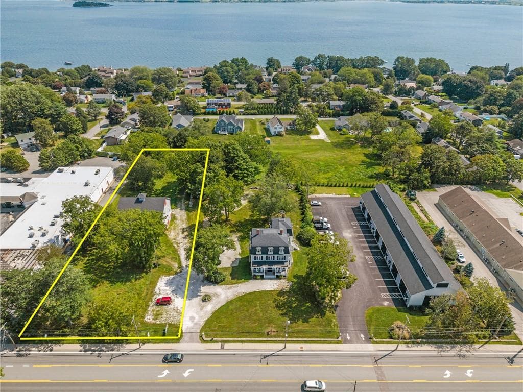 2967 East Main Road