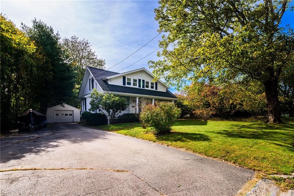 102 Austin Street - Photo 2