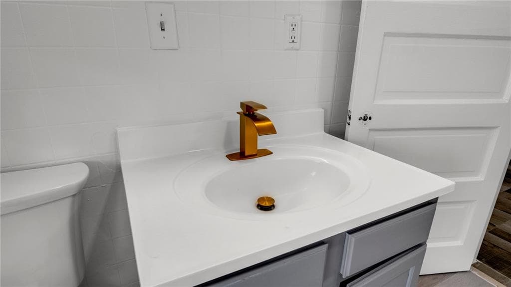 76 Grove Avenue - Photo 5