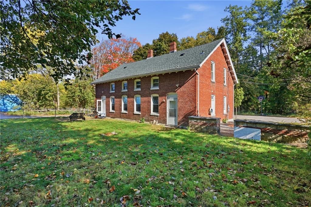 24 Lawrence Street - Photo 3