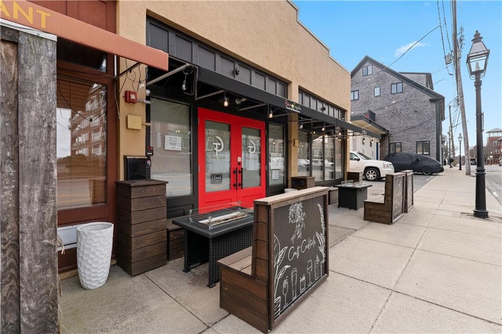 382 Thames Street - Photo 3