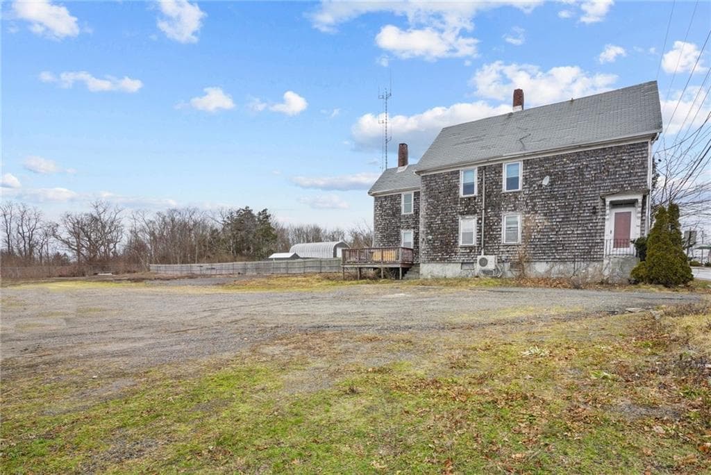 383 Metacom Avenue - Photo 5