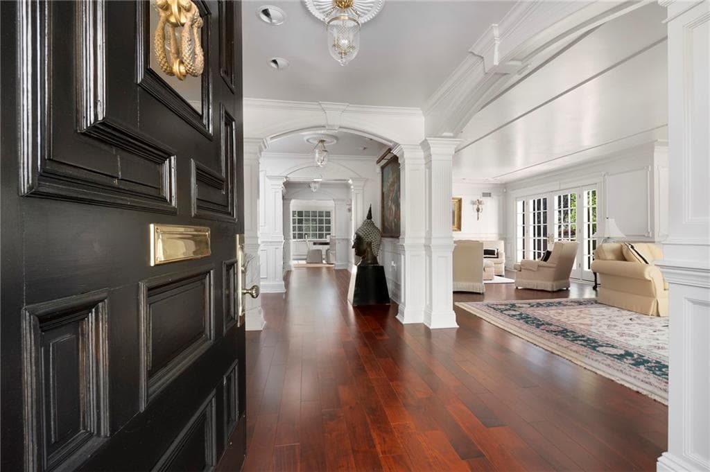 540 Blackstone Boulevard - Photo 3