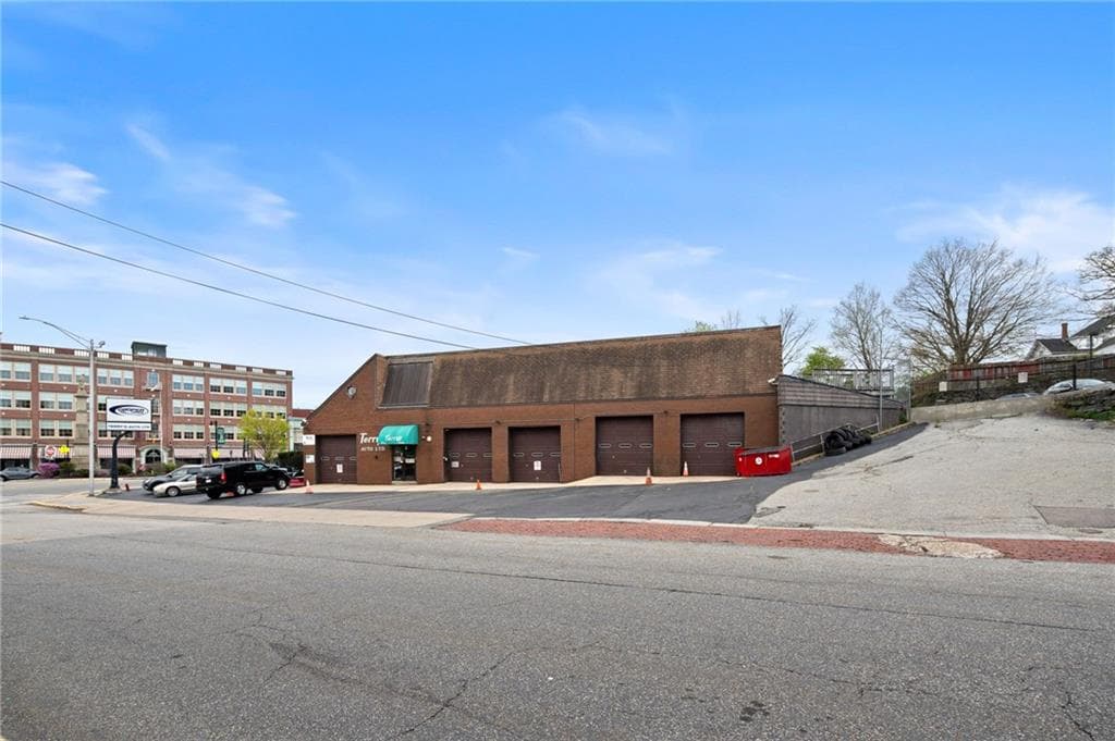 18 Blackstone Street - Photo 2