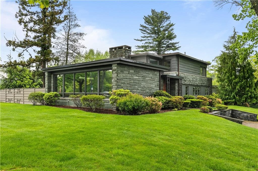 80 Clarendon Avenue - Photo 1