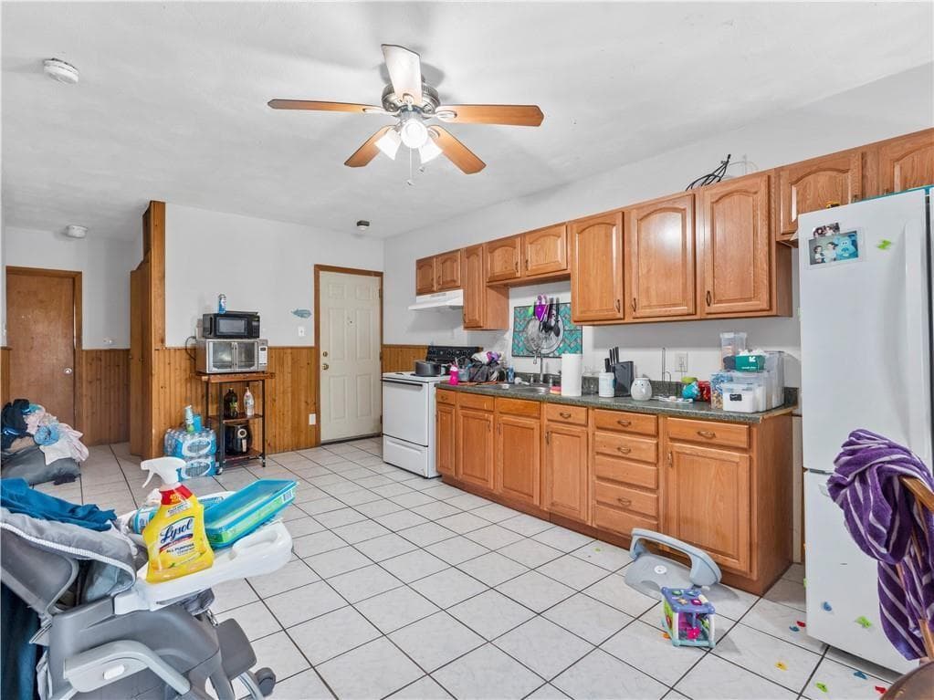 144 Railroad Street - Photo 4