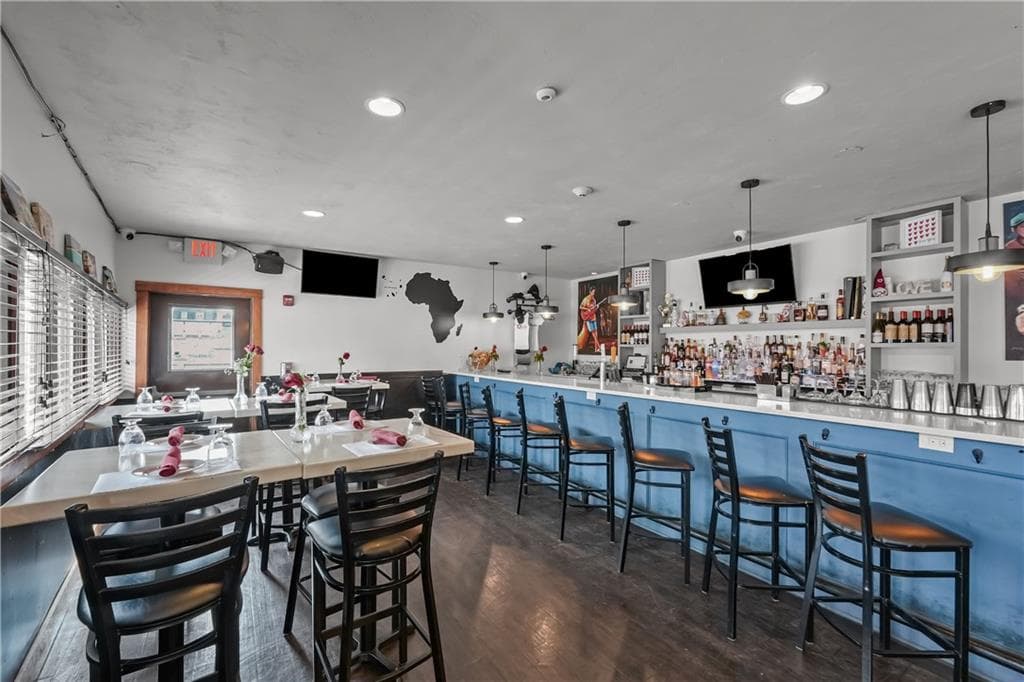 1091 Main Street - Photo 4