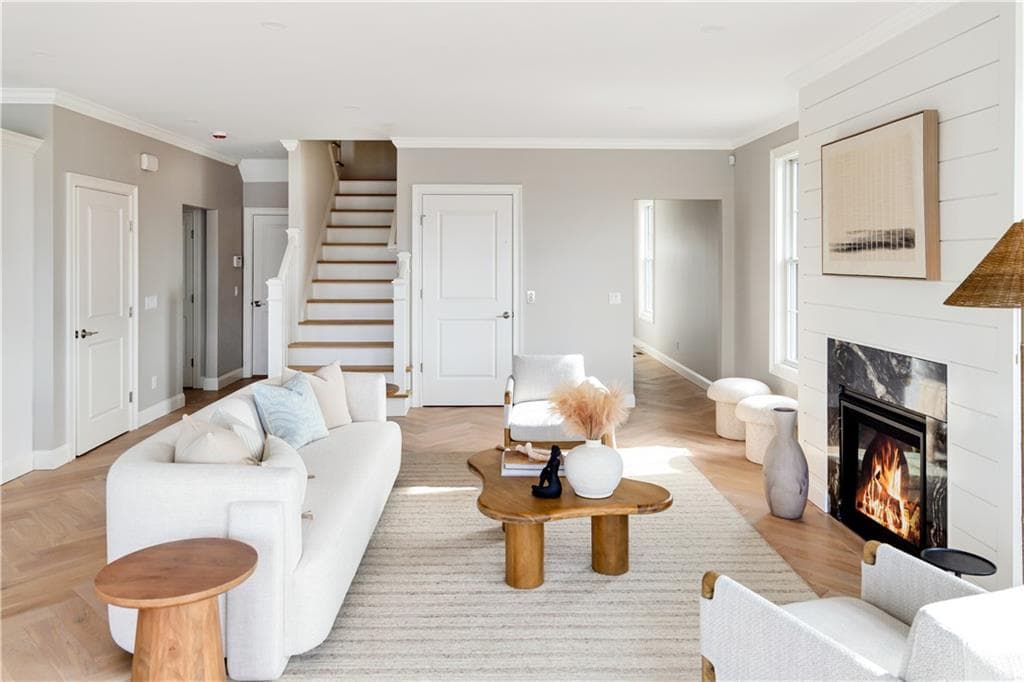 114 East Point Drive - Photo 3