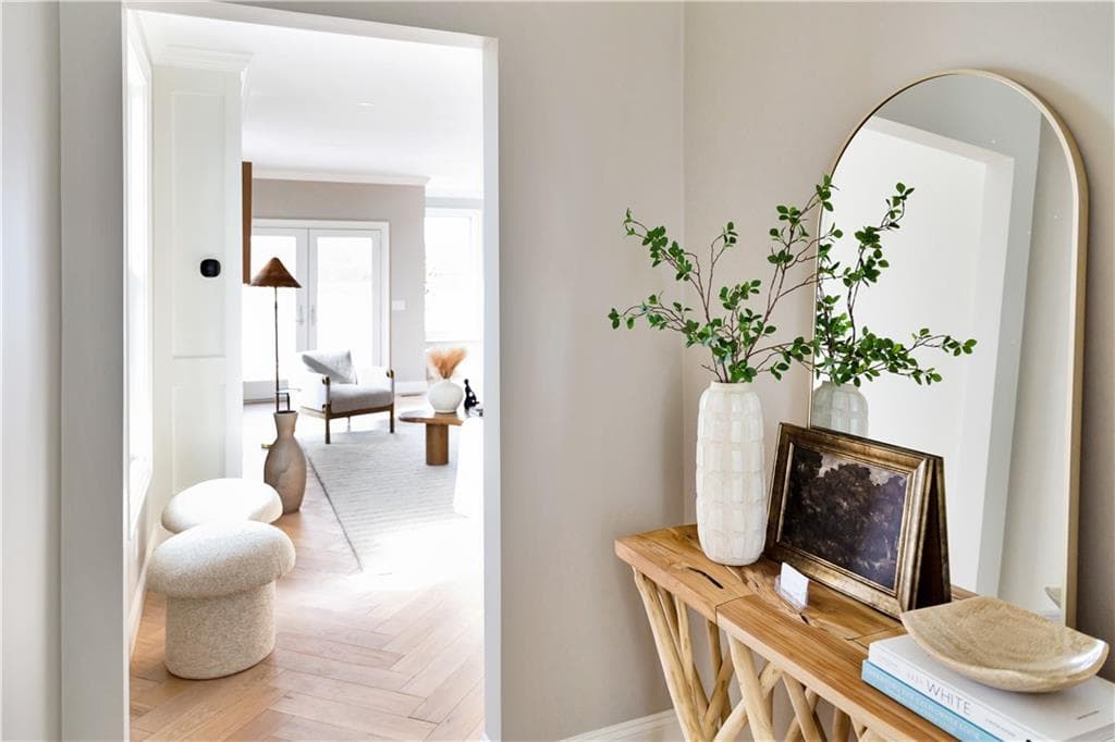 114 East Point Drive - Photo 5