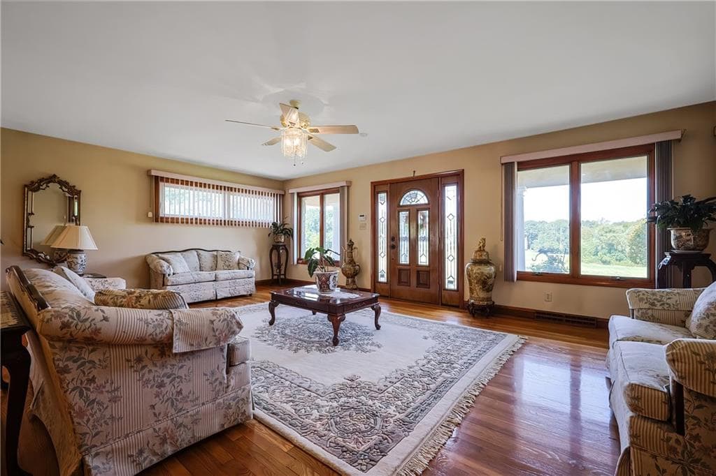 240 Smith Street - Photo 5