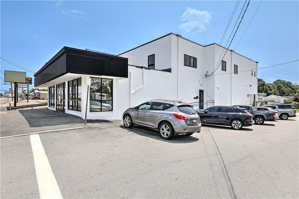 577 Warren Avenue - Photo 1