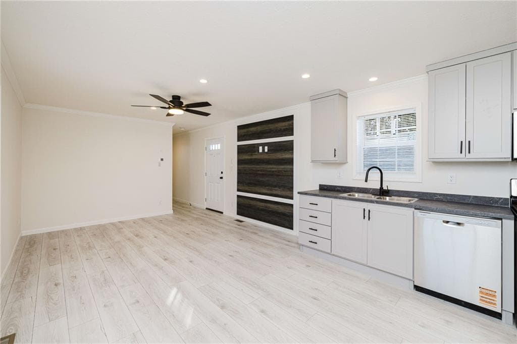 1346 Newport Avenue - Photo 5