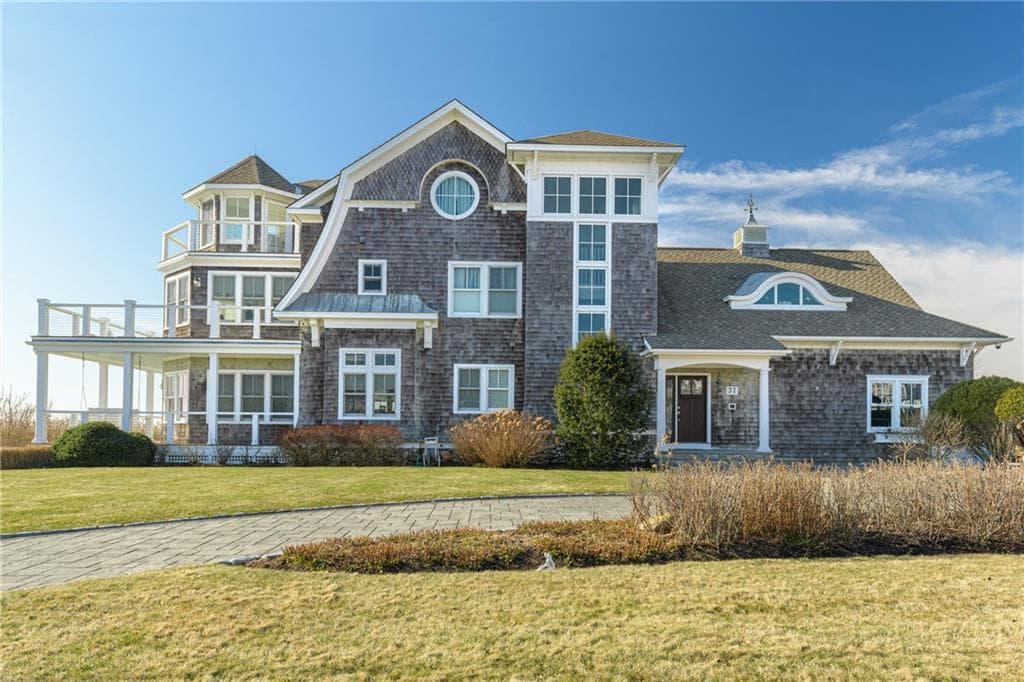 37 Coast Guard Avenue - Photo 4