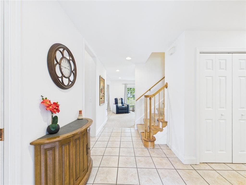 56 Wanda Street - Photo 2