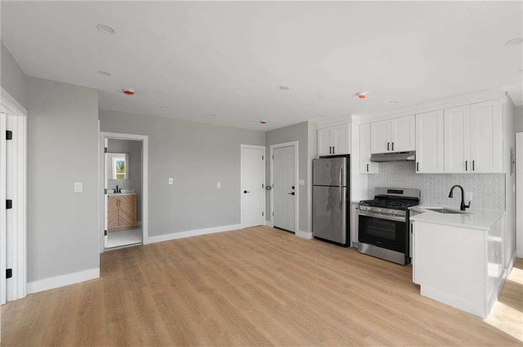 735 Broadway - Photo 5