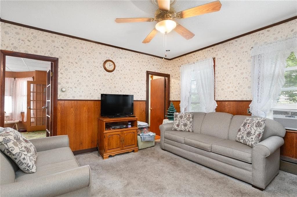 376 Underwood Street - Photo 3