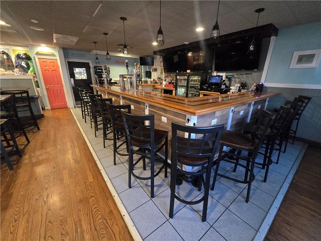 48 lincoln Street - Photo 3