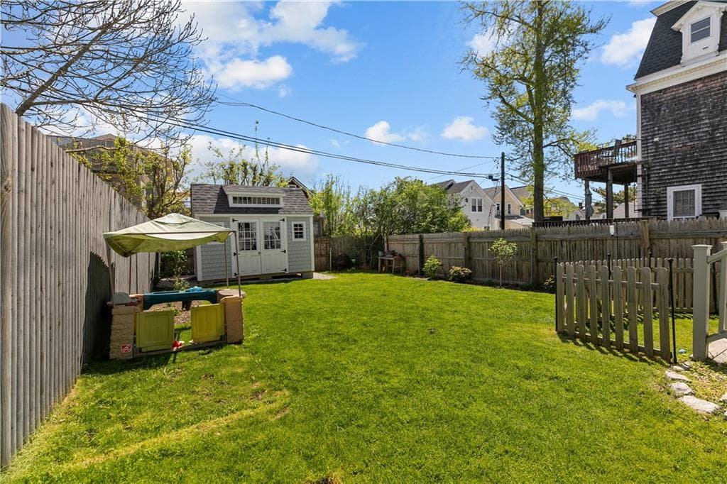 17 Narragansett Avenue - Photo 3