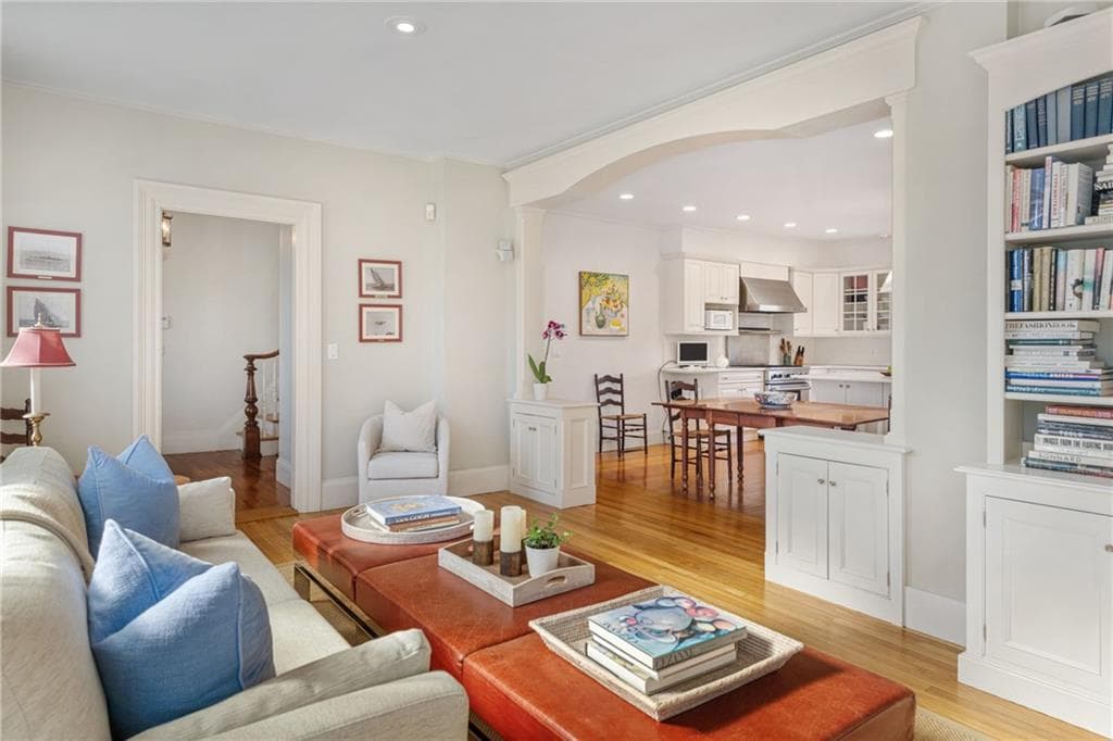 100 Coggeshall Avenue - Photo 5