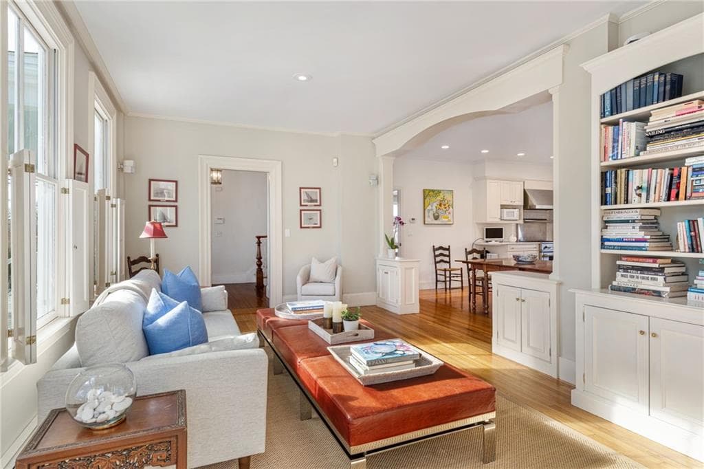 100 Coggeshall Avenue - Photo 4