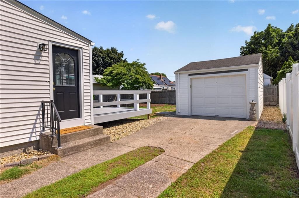 122 Dewey Avenue - Photo 5