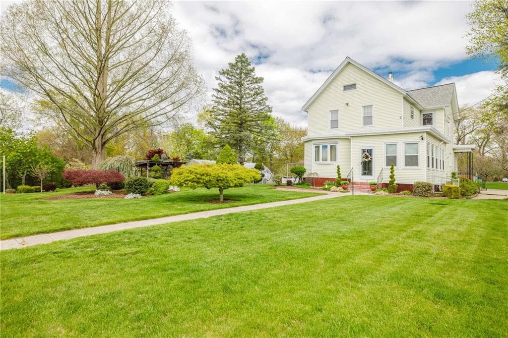 18 Central Avenue - Photo 2