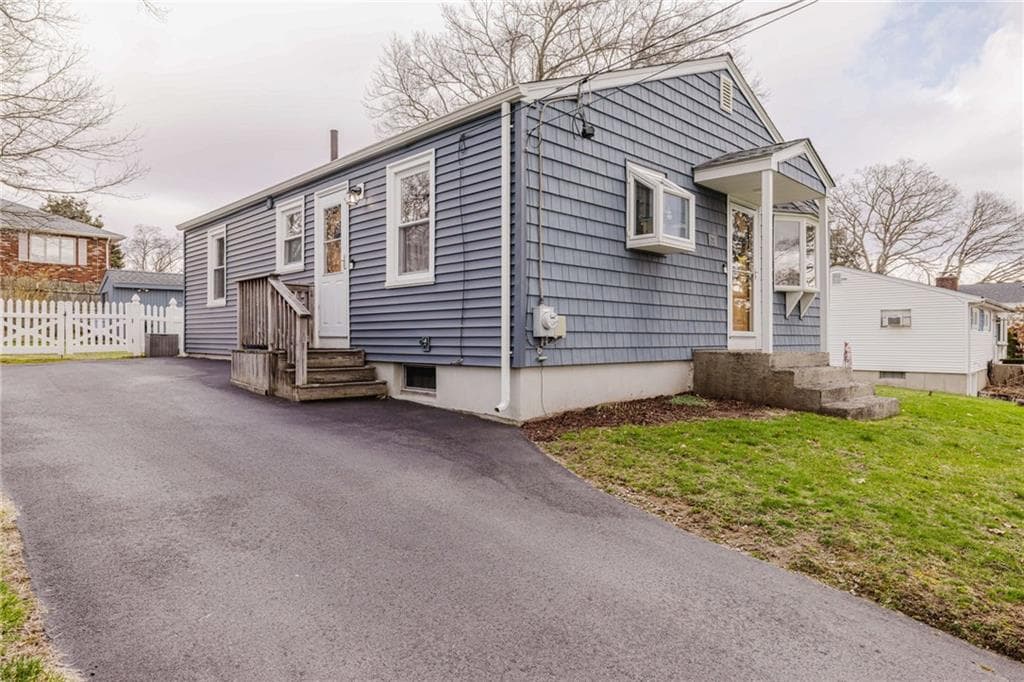 79 Bergeron Street - Photo 3