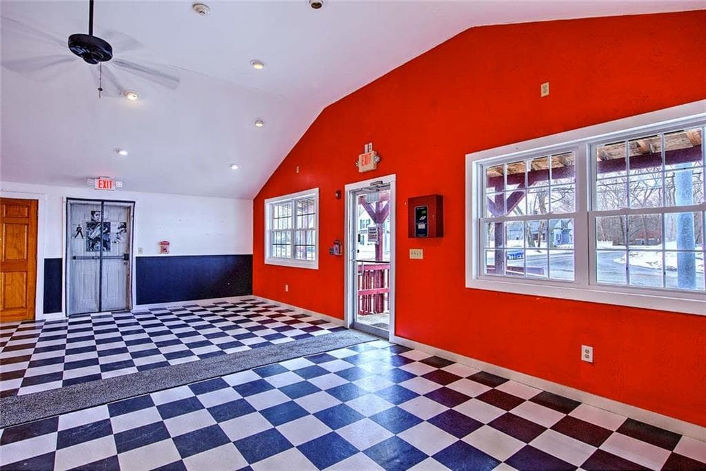 1635 Grand Army of the Republic Highway - Photo 4