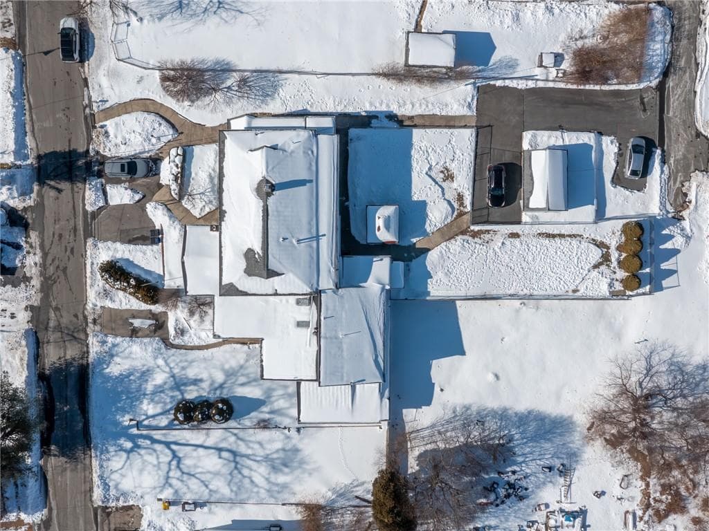 1082 Hancock Street - Photo 5