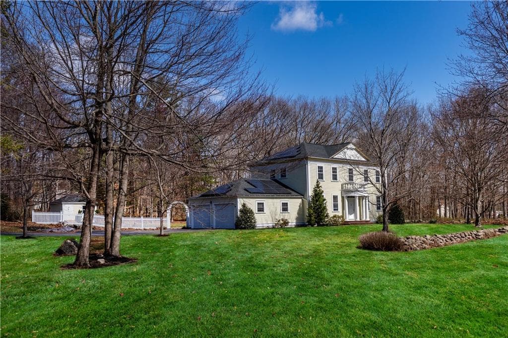 73 Nottingham Drive - Photo 2