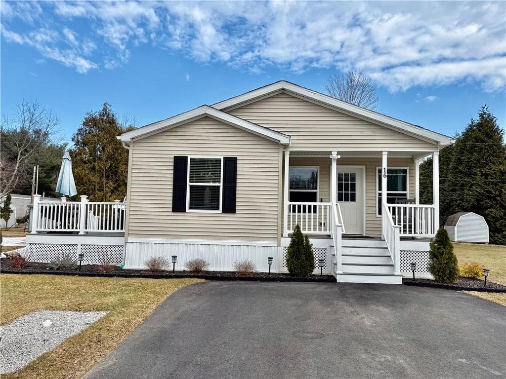 16 Valiant Drive - Photo 2