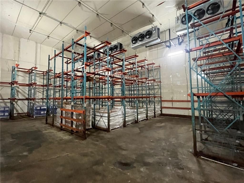 74 Railroad Avenue - Photo 4