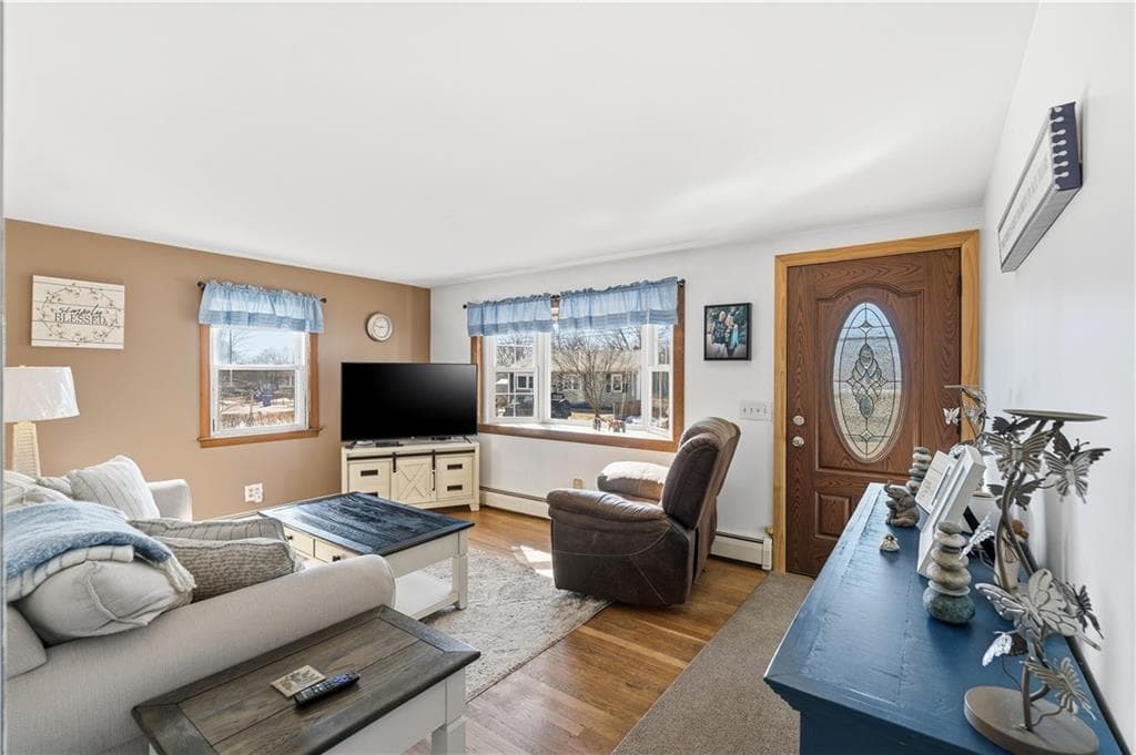 67 GARNET Street - Photo 3