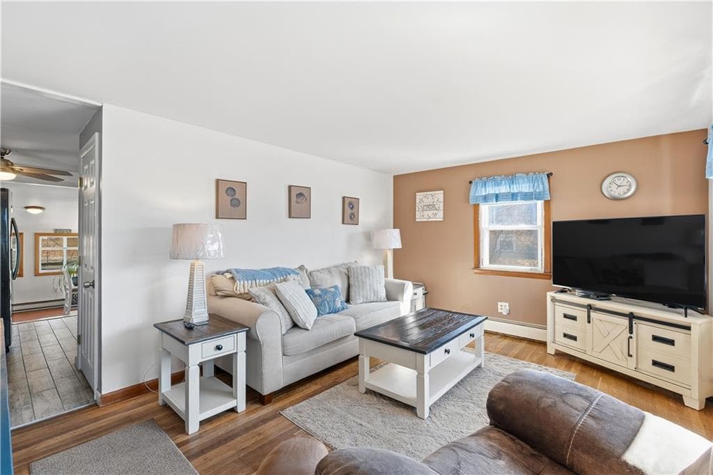 67 GARNET Street - Photo 4