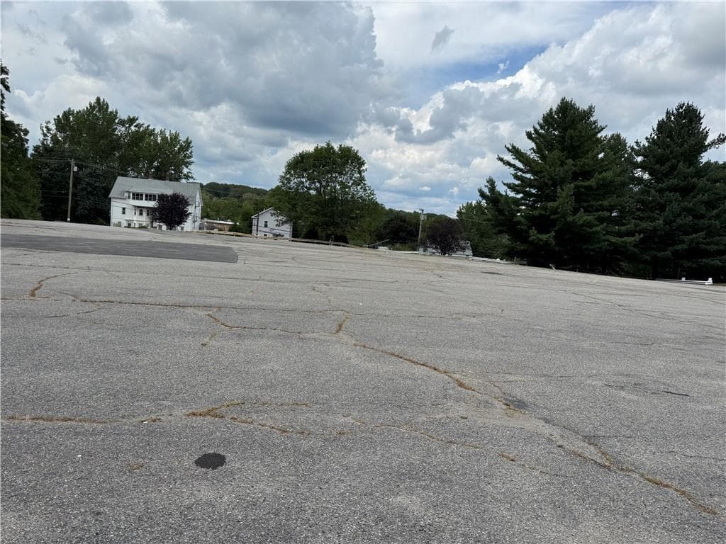 1418 Plainfield Pike - Photo 3