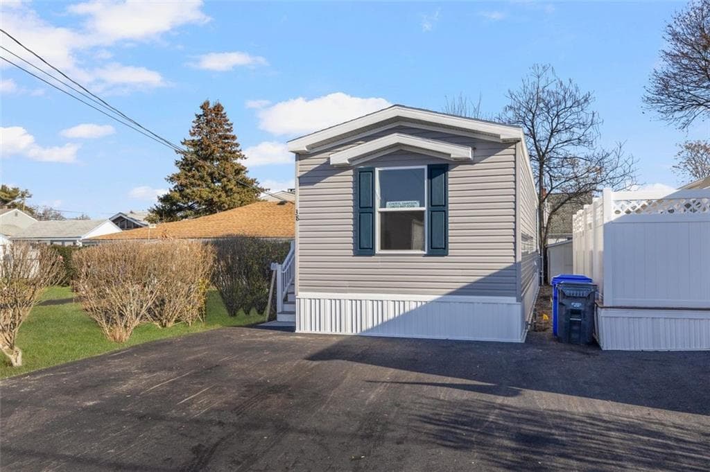 38 Lowell Avenue - Photo 3