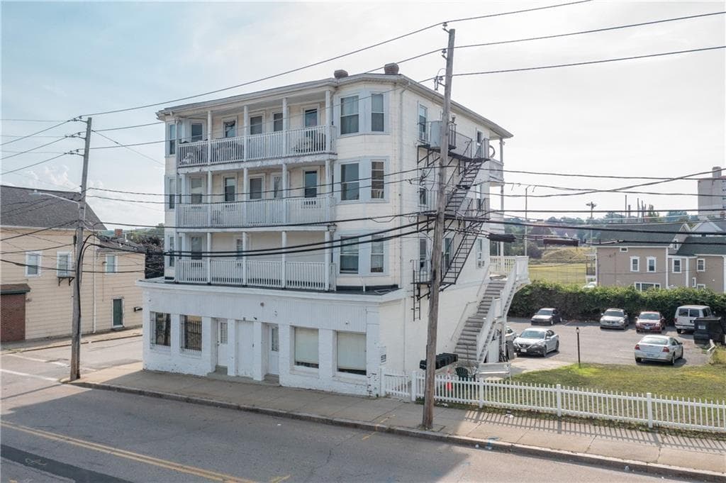 60 Rathbun Street - Photo 3