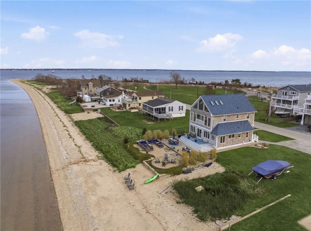 360 Shawomet Avenue - Photo 2