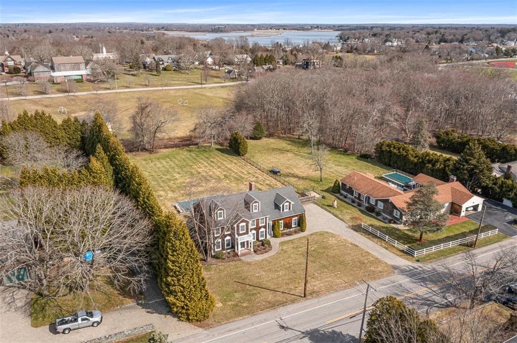 154 Lincoln Avenue - Photo 2