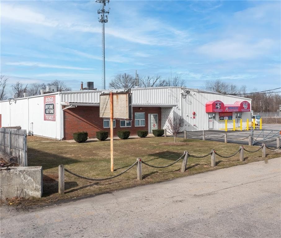 55 Electronic Drive - Photo 4