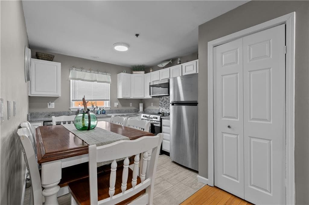 231 Maple Avenue #203 - Photo 2