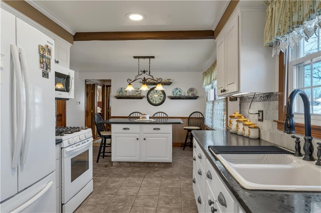 255 Knollwood Drive - Photo 2