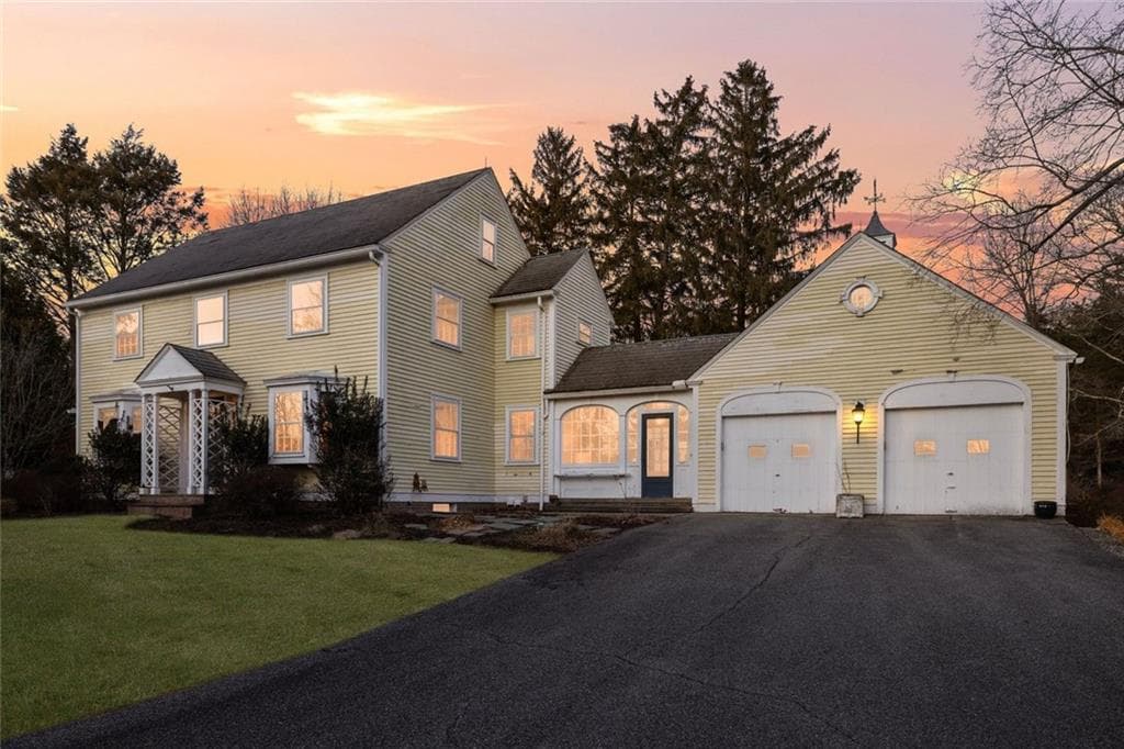 555 Great Road - Photo 1