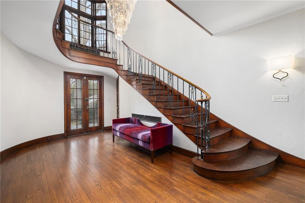 330 Freeman Parkway - Photo 5